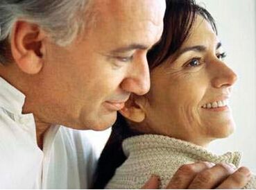 mulher e homem curaram prostatite